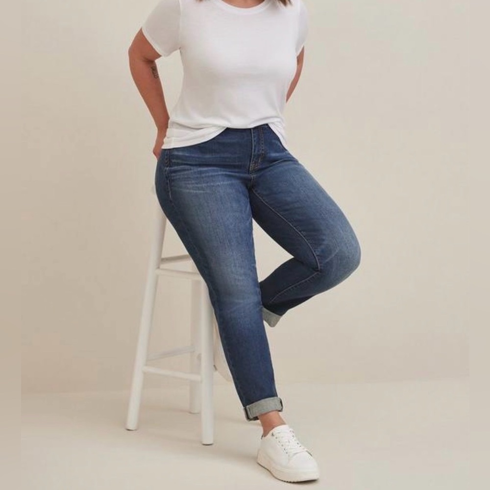 Torrid Mid-rise Boyfriend Jeans 16R
